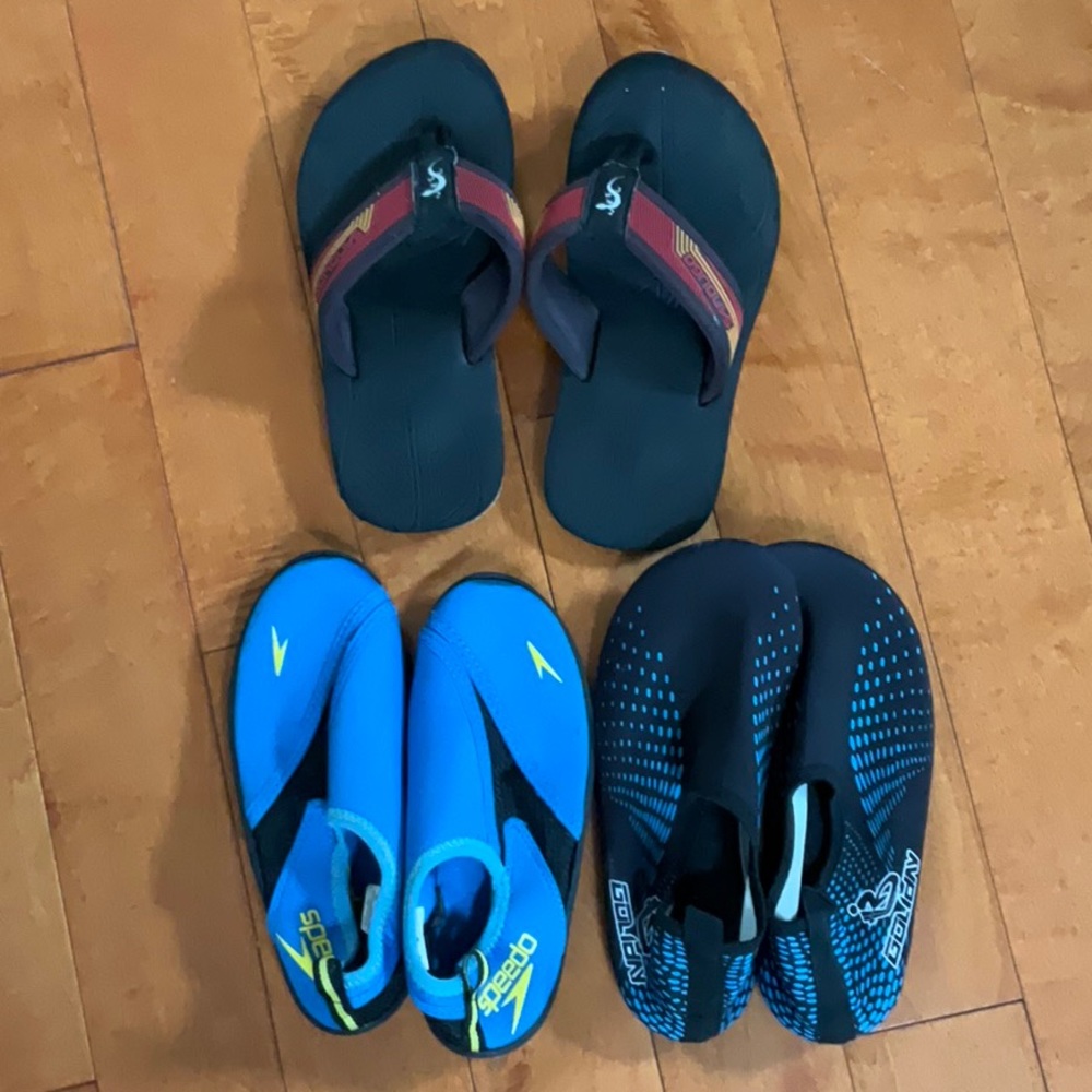 Slippers/water shoes